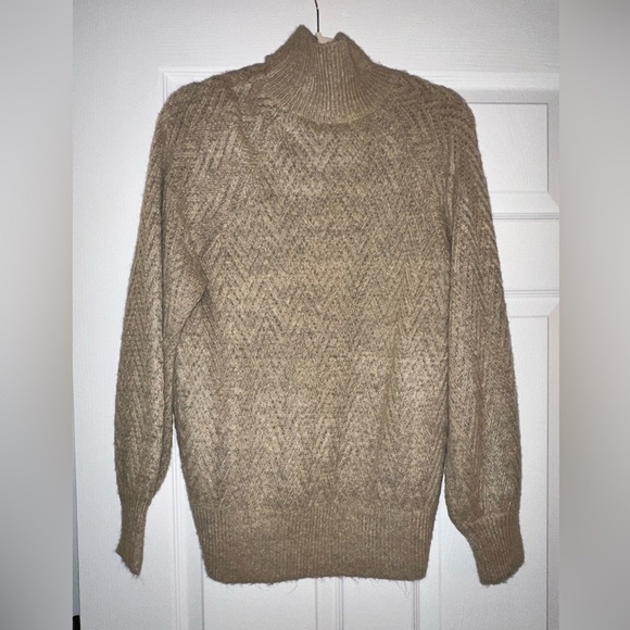 NWT Oversized Knit Turtleneck Sweater Small/Medium Almond Color - Picture 2 of 5